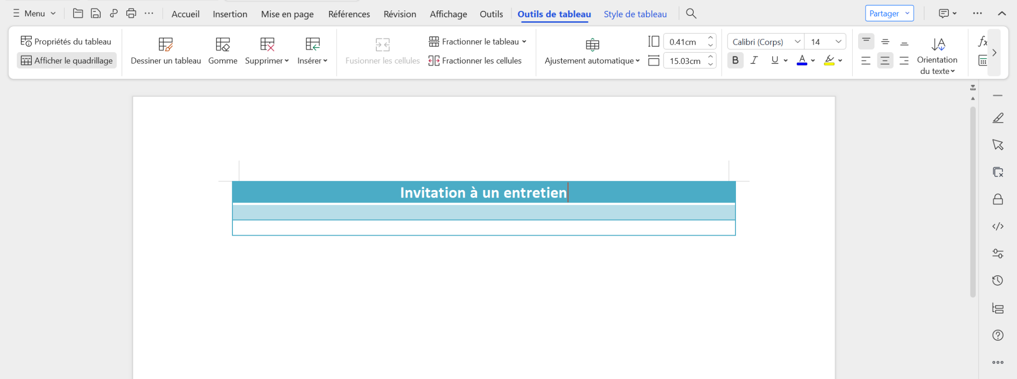 Choisissez la police et la couleur appropriées pour le modèle et créez un modèle approprié selon vos besoins